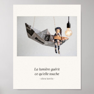 Poster A luz cura o que toca — Série Papel
