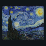 Póster A Noite Estrelada de Van Gogh<br><div class="desc">Sobre a obra The Starry Night Starry Night (Dutch: De sterrennacht) é uma pintura do artista poste-impressionista holandês Vincent van Gogh. Pintado em junho de 1889, mostra a visão fora da janela do seu quarto sanitário no Santo-Rémy-de-Provence (no sul da França) à noite, embora tenha sido pintado da memória durante...</div>