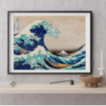 Poster A onda do Excelente de Kanagawa por Katsushika Hok<br><div class="desc">Katsushika Hokusai, A onda de Excelente de Kanagawa, famosa impressão de bloco de madeira vintage para arte de parede e poster. Este poster retrovisor de outra era é um excelente adicional ao seu quarto, ao seu escritório ou a qualquer outro lugar. Além disso, um presente de excelente para aniversários, Natal...</div>