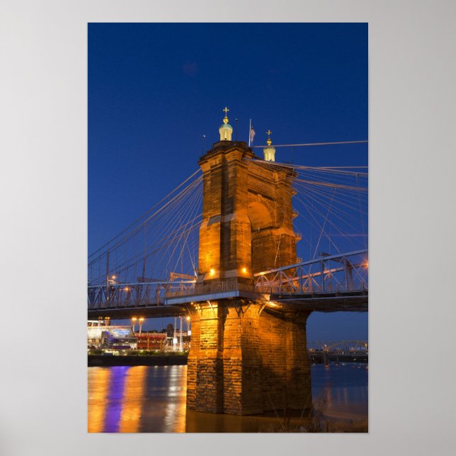 Póster A silhueta de Cincinnati, Ohio, EUA ao anoitecer (Frente)