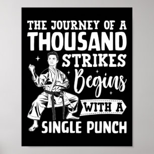 Poster A Viagem De Mil Golpes Começa Com Si