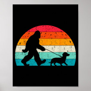 Poster Amante de Sasquatch Retro Doxie Cão Salsicha Andad