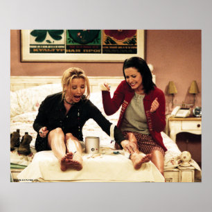 Poster AMIGOS™ Pernas de cera de Phoebe e Monica