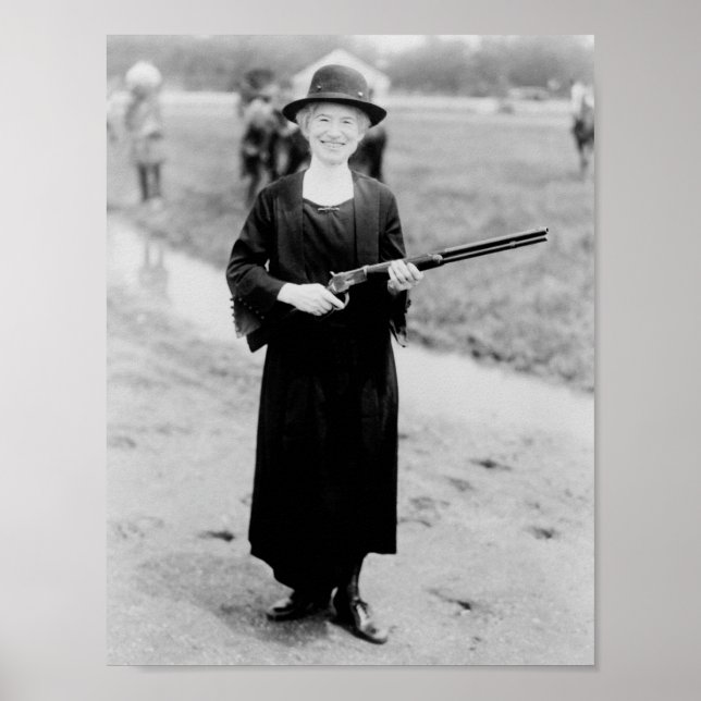 Poster Annie Oakley Holding Rifle - 1922 (Frente)