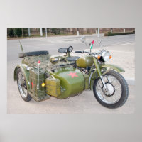 Antiga moto 750B-2 com carro lateral