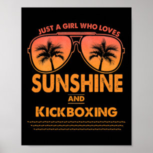 Poster Apenas Uma Garota Que Ama Luz Do Sol E Kickboxing