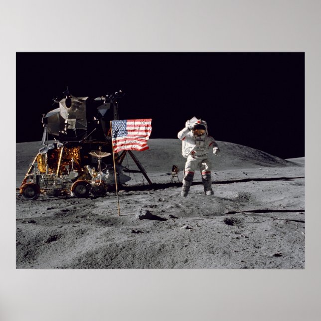 Poster Apollo 16 Astronauta Salutes Bandeira Americana (Frente)