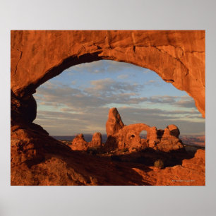 Póster Arco da torreta visto através da janela norte,