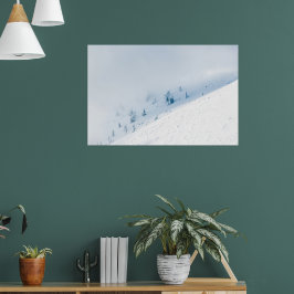 Poster Árvores congeladas sol e nuvens nas montanhas