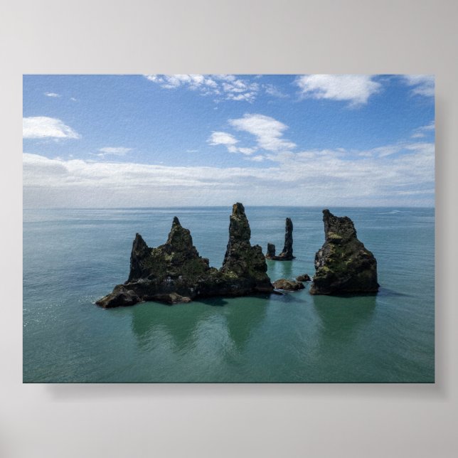 Poster As formações rochosas Reynisdrangar na Islândia (Frente)