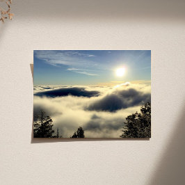 Póster Ascensão solar acima das nuvens sobre Primaveras d