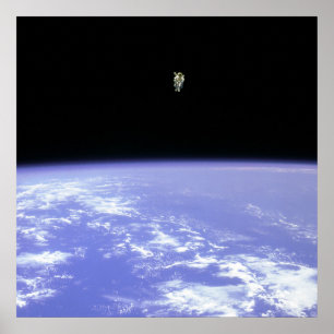 Poster Astronauta que usa a unidade equipada de