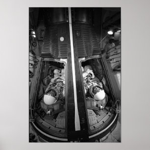 Póster Astronautas inseridos na cápsula de Gemini 4