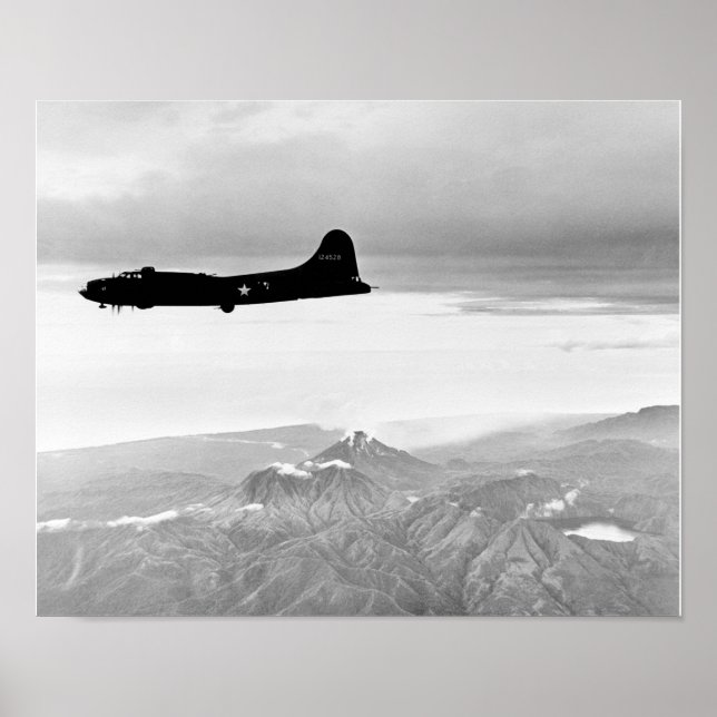 Poster B-17 Flying Fortress Flying Over Bougainville (Frente)