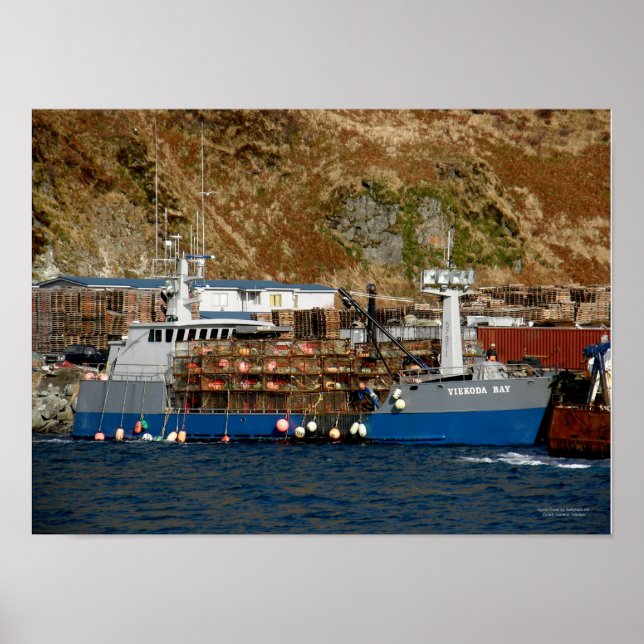 Póster Baía de Viekoda, Barco de Caranguejo no Porto Hola (Frente)