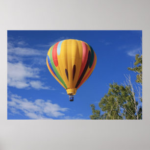 Poster Balão de ar quente sobre colinas do lago quail,