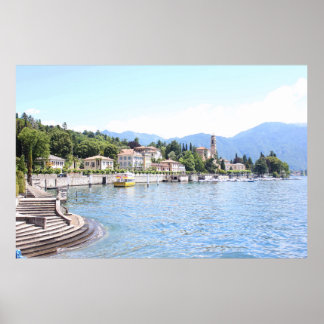 POSTER BARCO AMARELO ENCAIXADO PERTO DA CONSTRUÇÃO