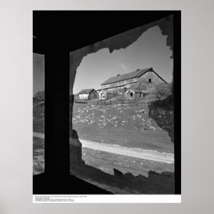 Póster Barn através da Tela Quebrada do Antigo Cookhouse