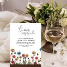 Bebê em flor selvagem bebê Sinal de cápsula