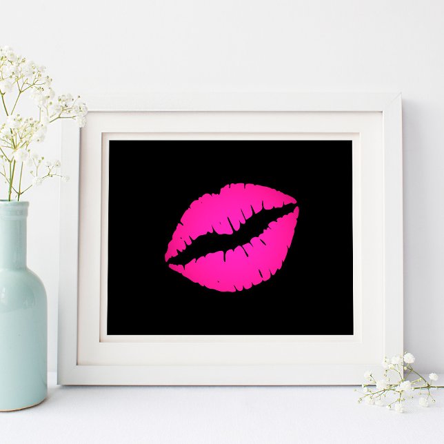 Póster Beijo de Batom Preto e Rosa Quente (Black and Hot Pink Lipstick Kiss Poster)