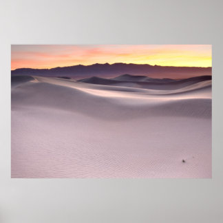 Póster Belo nascer do sol sobre dunas do deserto
