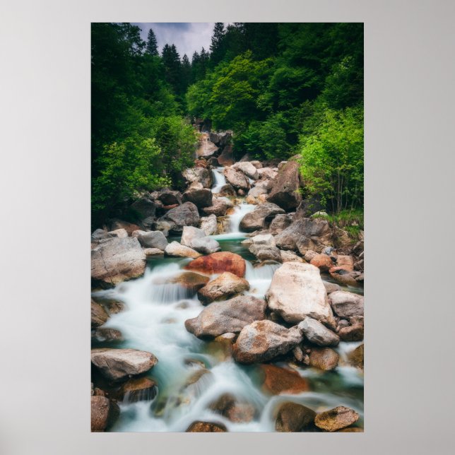 Poster Belo rio em cascata em primavera (Frente)