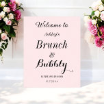 Poster Bem-vindo ao Brunch Espumante de Noivado Rosa<br><div class="desc">Cartaz de Boas-vindas ao Brunch de Noivado Rosa com letra de caligrafia elegante. Mais produtos com este design estão na coleção abaixo.</div>
