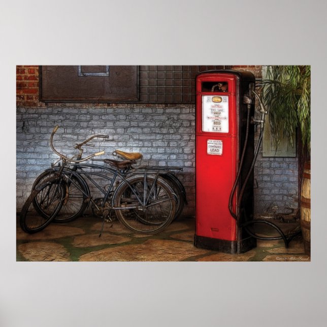 Póster Bike - Dois Bikes e uma Bomba de Gás (Frente)