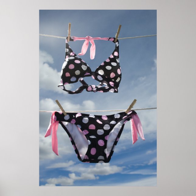 Póster Bikini Seguindo Uma Linha De Tela (Frente)