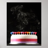 Bolo gelado com fumar derreteu feliz aniversário