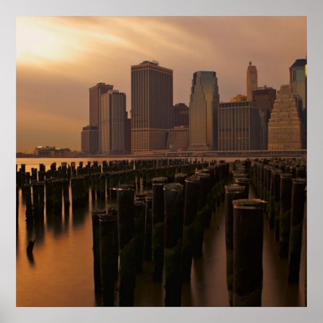 Póster Brilho de sol durante os céus tempestuosos sobre o (Frente)