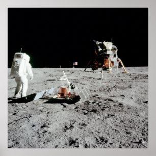 Póster Buzz Aldrin e Módulo Lunar na Lua