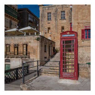 Póster Cabine telefônica vermelha em La Valetta Malta