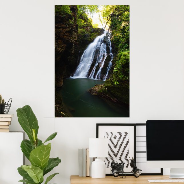 Poster Cachoeira deslumbrante com brilho da luz solar (Escritório em casa)