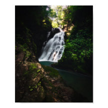 Cachoeira deslumbrante Šum na floresta mágica