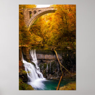 Poster Cachoeira na garganta do desfiladeiro de Vintgar