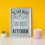 Póster Café Da Manhã Engraçado Na Cozinha De Quitação Da<br><div class="desc">Café da Manhã na Bed Funny Kitchen Poster - Você ouviu a frase popular "É engraçado porque é verdade"? Isso se aplica a esta poster de tipografia em tons saborosos de azul, cinza e branco. Apresentando a mensagem "Se você quer café da manhã na cama, durma na cozinha". Adicione um...</div>