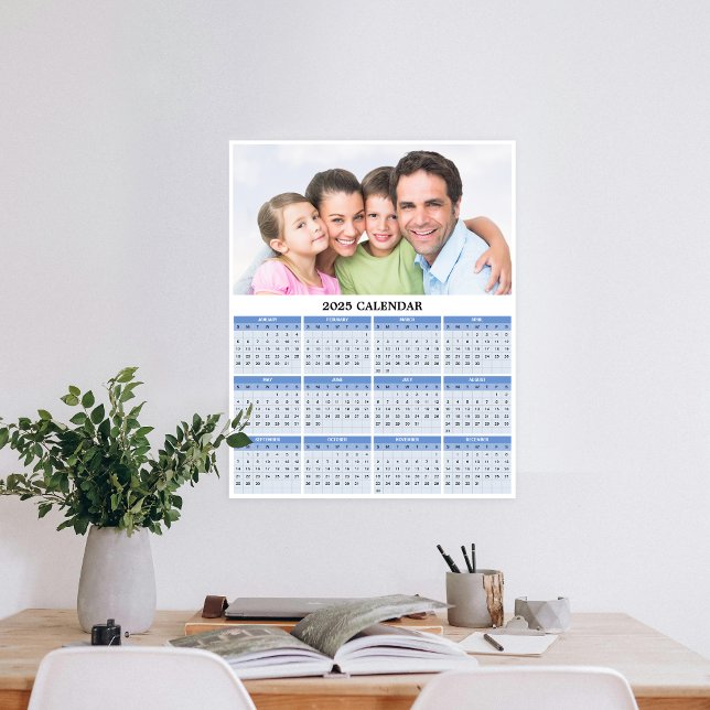 Poster Calendário de Fotografias Personalizado 2025 (Personalize 2025 with our custom photo calendar poster—display a favorite photo and stay organized.)