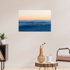 Poster Camadas mágicas de nevoeiro ao pôr do sol