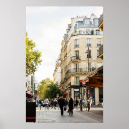 Póster Caminhando por uma rua parisiense