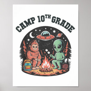 Poster Camp Funny Out 10th Grade Bigfoot Alienígena C
