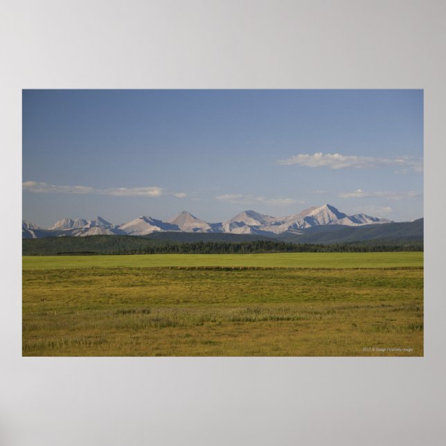 Póster Campos Verdes E Colinas Rolantes Com Montanhas (Frente)