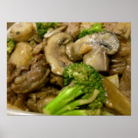 Carne de bovino, brócolis e bagaço de cogumelos
