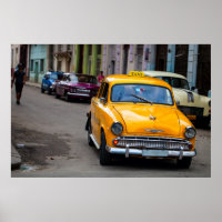 Carros antigos nas ruas de Havana