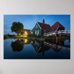 Poster Casa de fazenda de queijo no crepúsculo na Holand