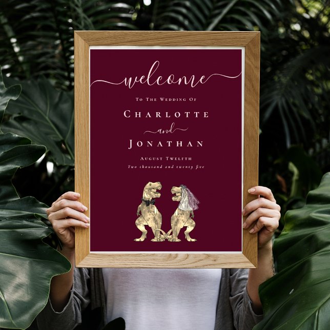 Poster Casamento de Dinossauro Bem-vindo Vinho Borgonha B (Dinosaur T-Rex bride and groom elegant blush pink script burgundy wine wedding welcome sign Poster)