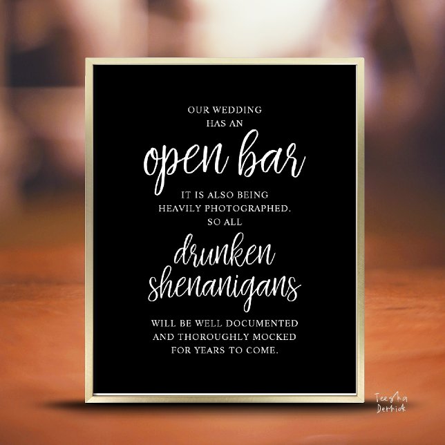 Poster Casamento Rústico Bar Aberto, Travessuras Bêbadas (Modern Rustic Wedding Open Bar Drunken Shenanigans Poster in Black and White)