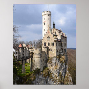 Poster Castelo Tradicional em Cliff no Dia da Nuvem