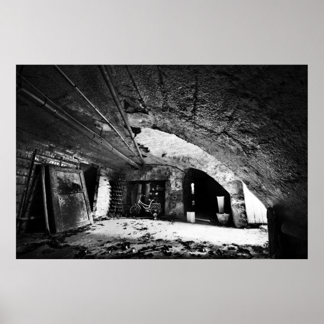 Póster Cave Abandonada (Frente)
