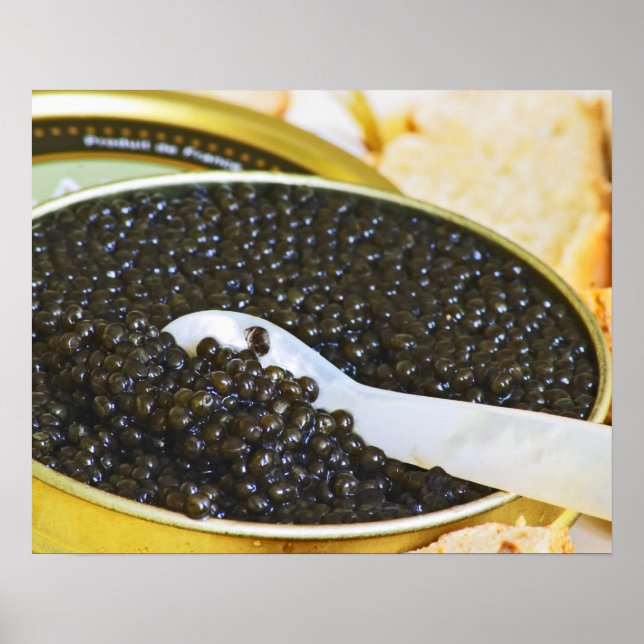 Póster Caviar preto e uma colher de madrepérola para (Frente)